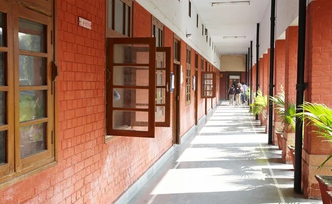 S.L.D College of Law